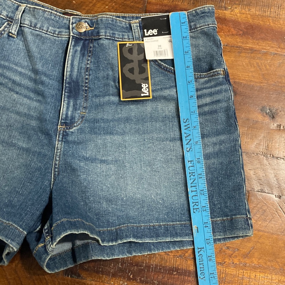 NWT Lee 4” denim shorts 20 - Picture 7 of 8